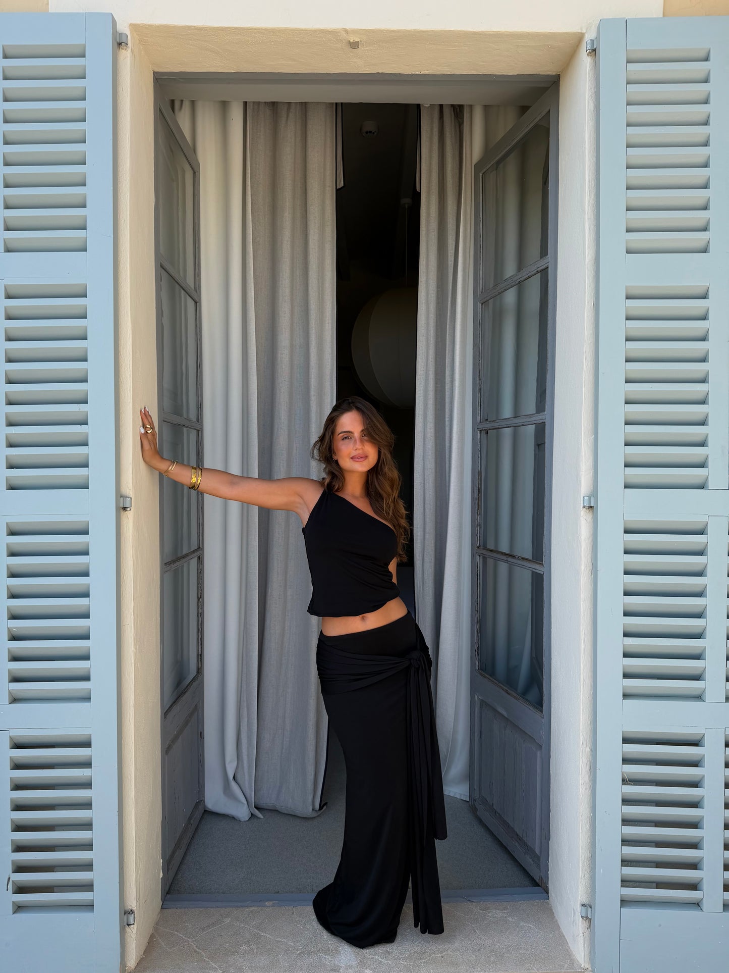 Islaia Set in Black