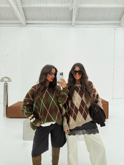 Green Diamond-Pattern Knit Sweater - Shipping from 8/12 to 12/12