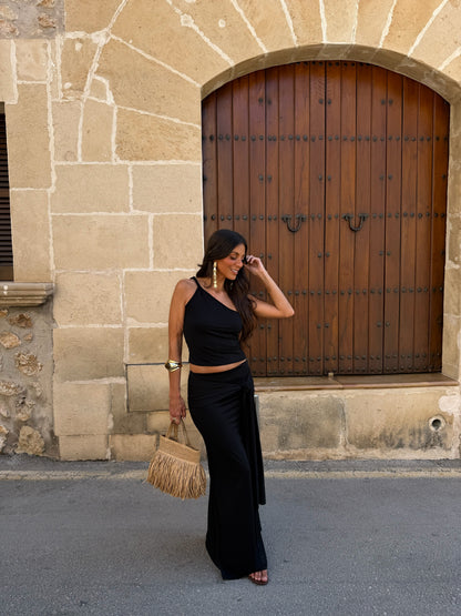 Islaia Set in Black
