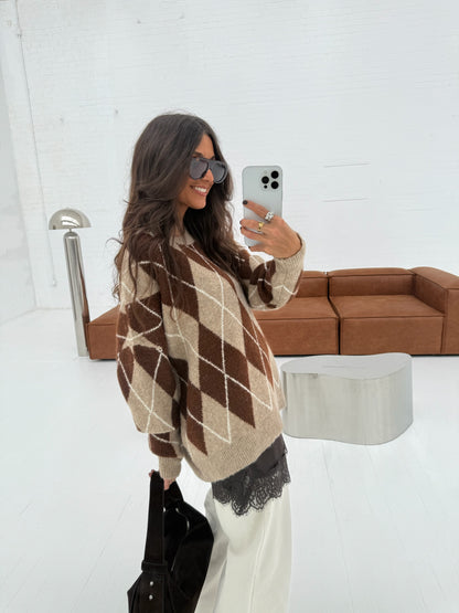 Beige Diamond-Pattern Knit Sweater Shipping from 8/12 to 12/12