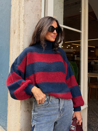 Suéter Ami de cuello alto en azul marino y burdeos