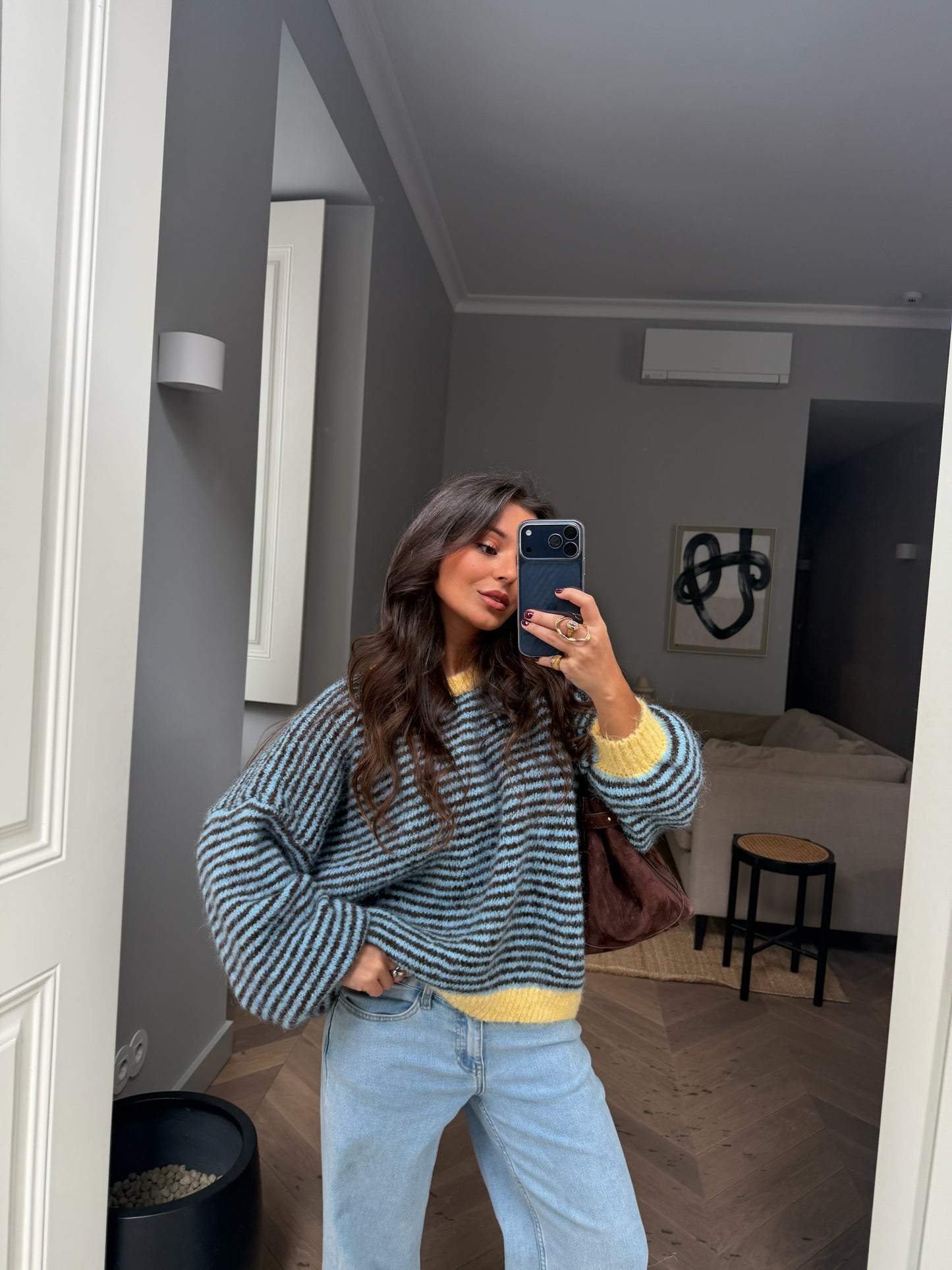 Suéter Lola Azul y Marrón con Detalles Amarillos