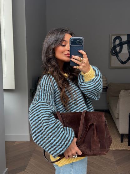 Suéter Lola Azul y Marrón con Detalles Amarillos