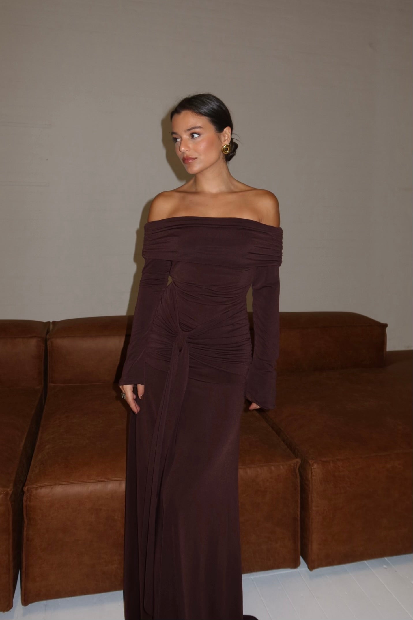 Elle Off Shoulder Dress in Brown