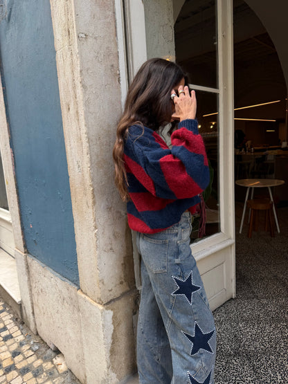 Suéter Ami de cuello alto en azul marino y burdeos