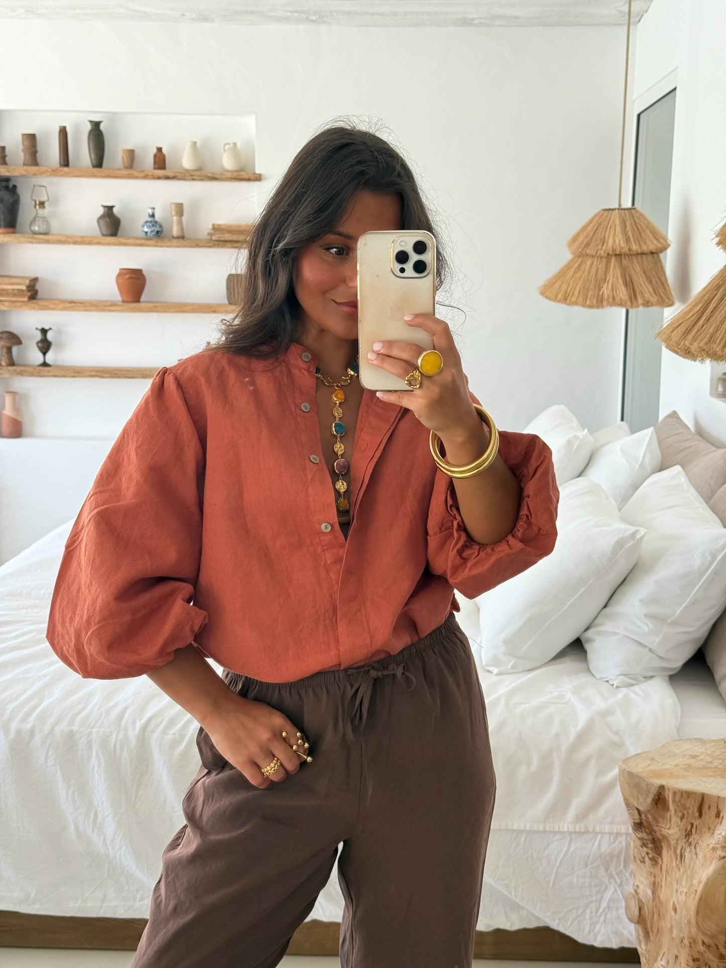Blusa de lino con mangas globo en color terracota