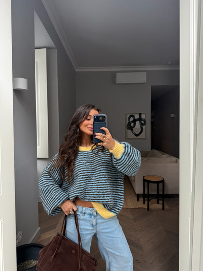 Suéter Lola Azul y Marrón con Detalles Amarillos