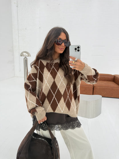 Beige Diamond-Pattern Knit Sweater Shipping from 8/12 to 12/12